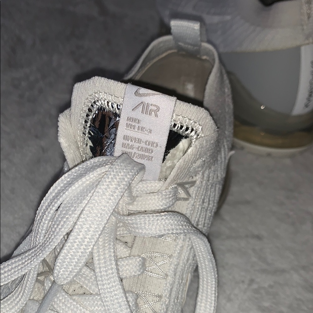 Gently Loved Women's Vapormax White Sneakers by Nike - Picture 4 of 10